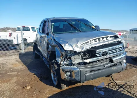 2016 Toyota Tundra Sr5 5.7L V8 z USA, uszkodzony, nr VIN 5TFUW5F12GX573528